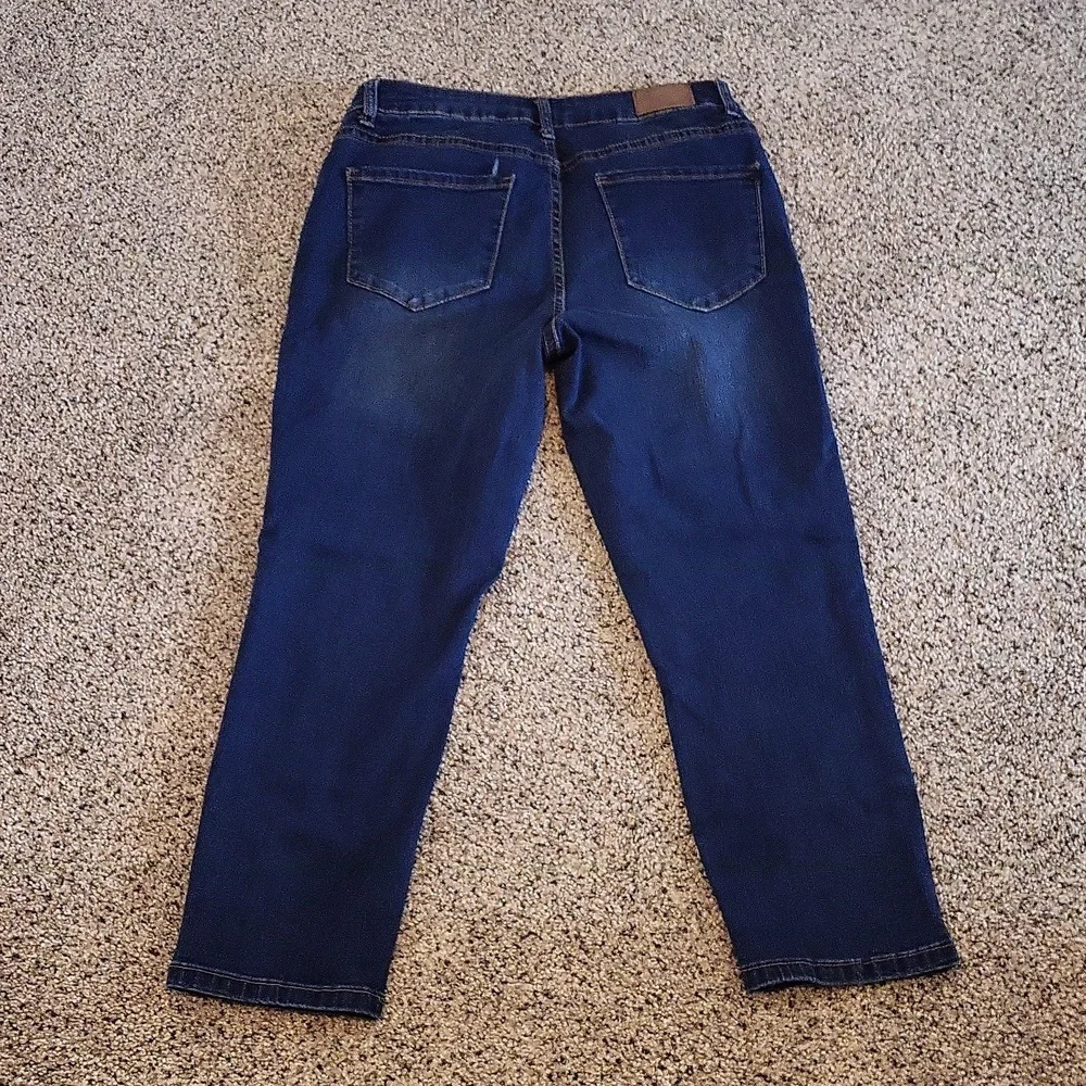 Tahari mid rise capris - Picture 2 of 8